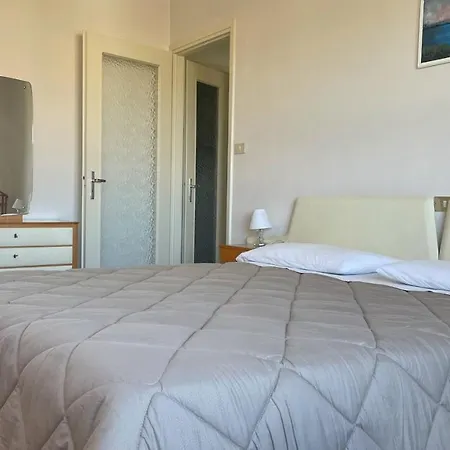 Max And Sea Parking Free Street San Remo