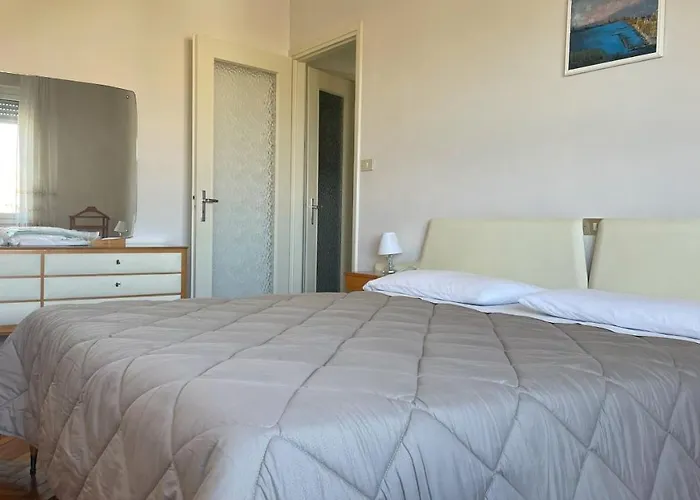 Max And Sea Parking Free Street Sanremo