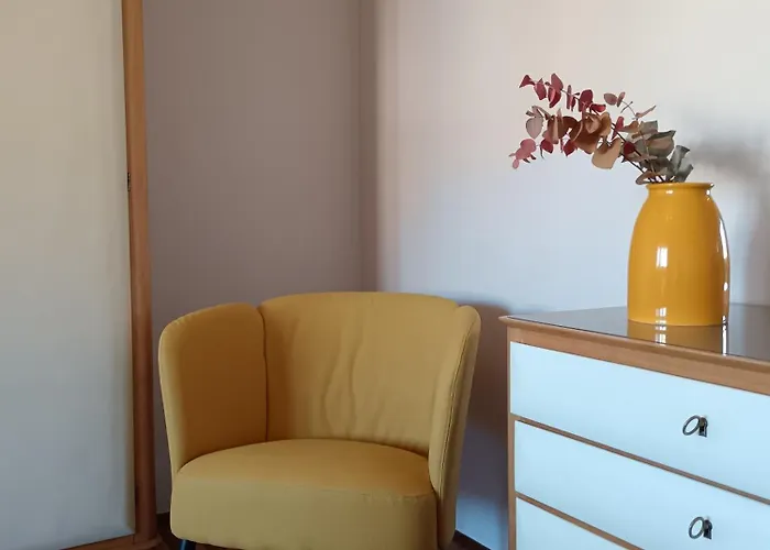 Max And Sea Parking Free Street Apartment